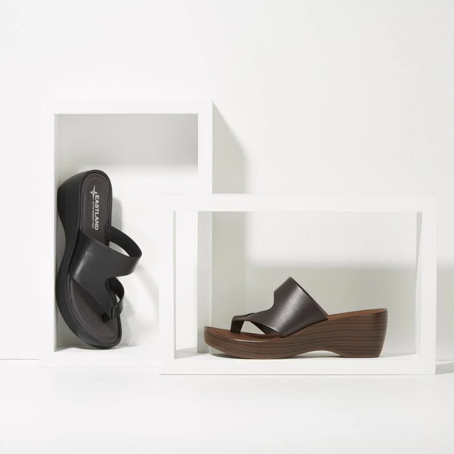Women's Laurel Wedge Thong Sandal - Image 12