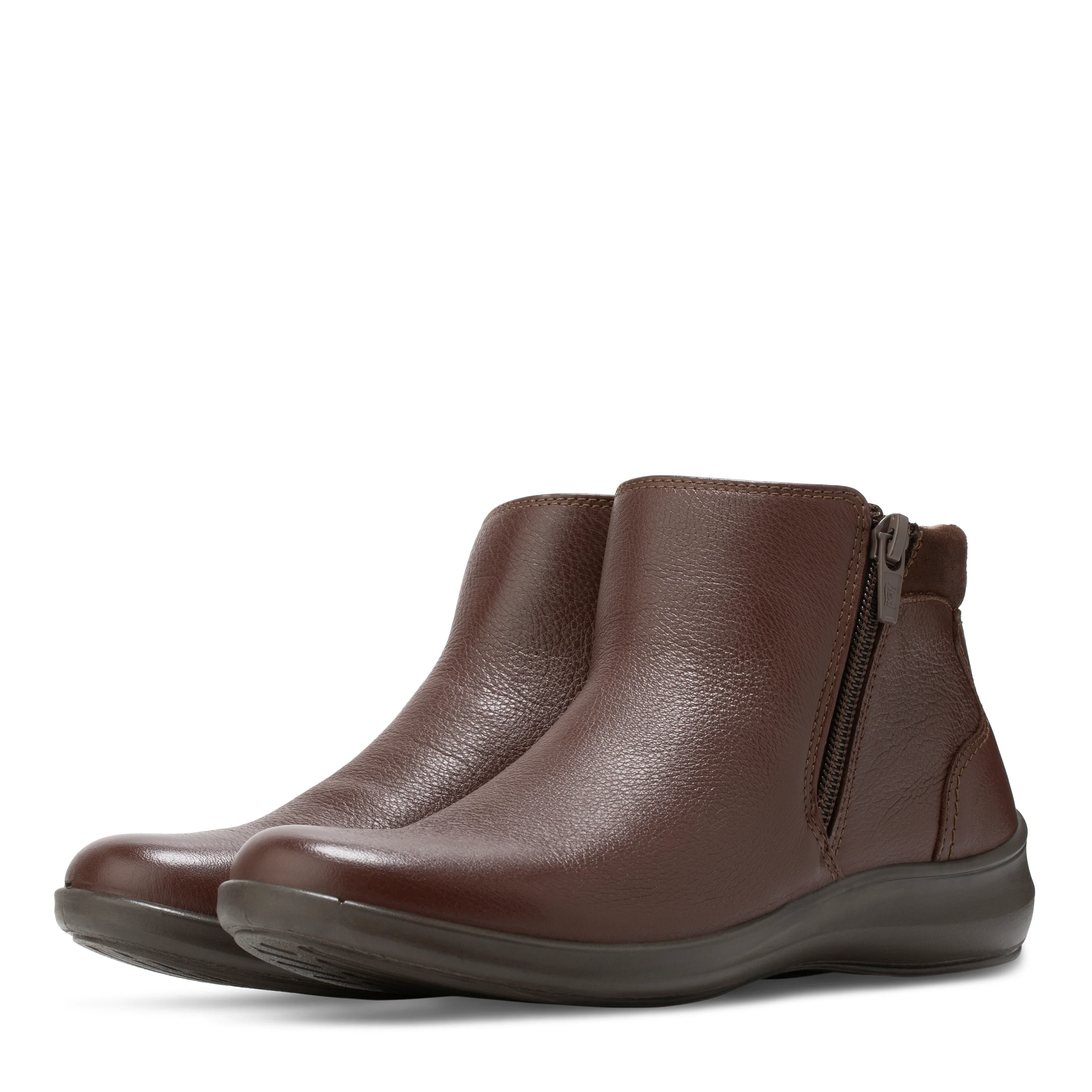 Women's Winnow Chelsea Zipper Boot - Image 10